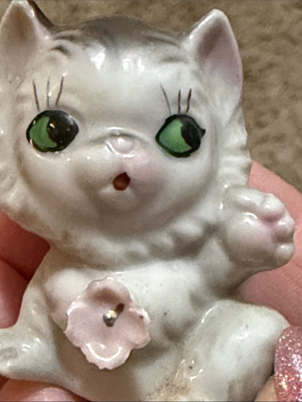 50’s MC grey white Cat Figurine Green Eyes Flower Japan pink flower